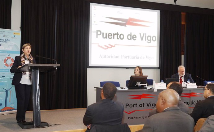 Rosa Quintana inaugura un curso de formación en el Puerto