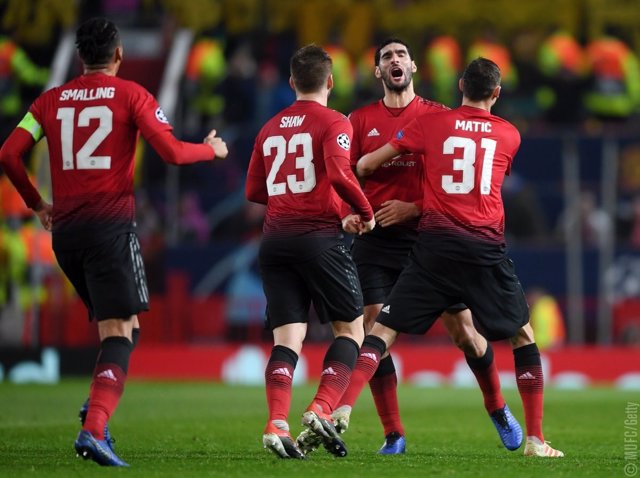 Marouane Fellaini celebra un gol con el Manchester United