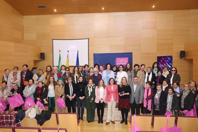 Aguilar (centro) en la inauguración del Foro para la Gobernanza sobre Violencia