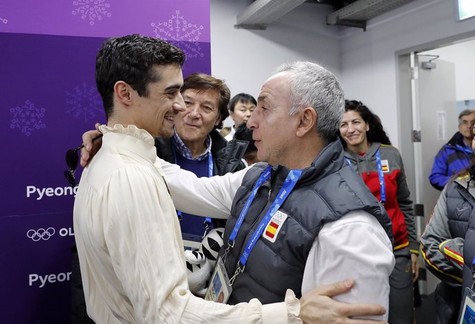 El patinador Javier Fernández y Alejandro Blanco, presidente del COE