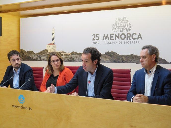 Pons presenta el Plan General de Puertos