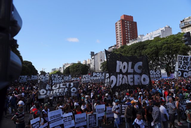 Manifestación en Buenos Aires contra la cumbre del G-20 en Argentina