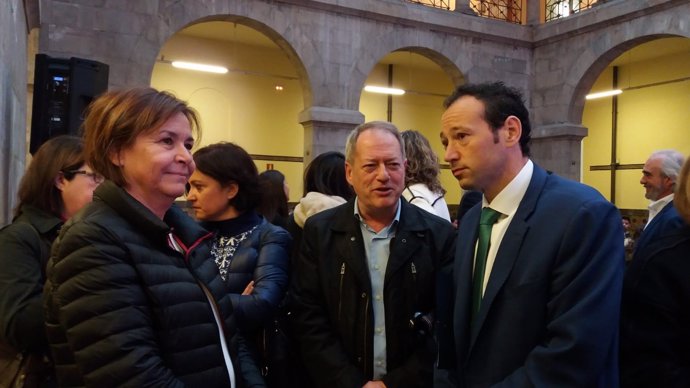 CARMEN MORIYÓN (FORO), AURELIO MARTÍN (IU) Y GUILLERMO MARTÍNEZ (PSOE)