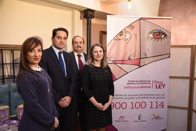 Alfonso Silva en la presentación de la campaña 'Con la ley por delante'