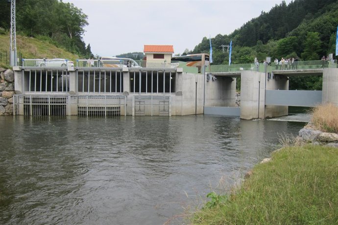                                By-Pass Embalse De Urrunaga, Zeanuri.