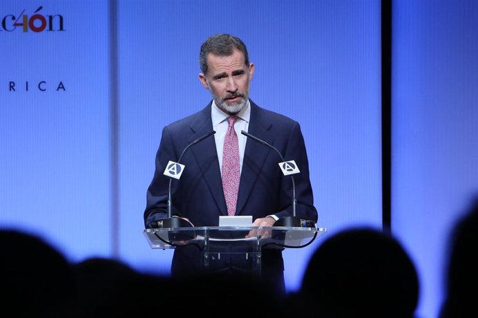 Inauguración de la exposición "40 años de diplomacia en democracia. Una historia