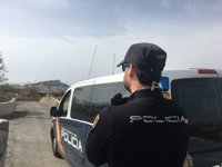 Un policía nacional fuera de servicio detiene a un atracador cuando huía tras asaltar una joyería en Málaga