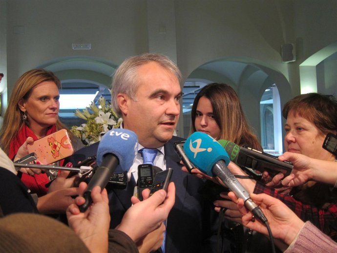 Delegada del Gobierno y alcalde de Badajoz