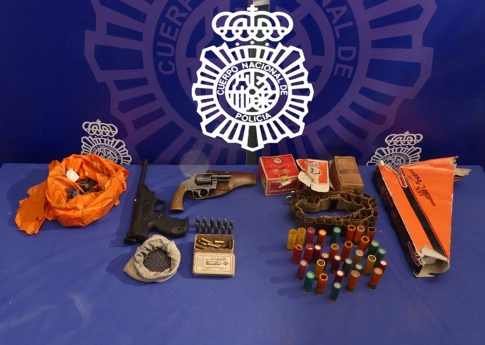 Armas y munición intervenidas en Salamanca.