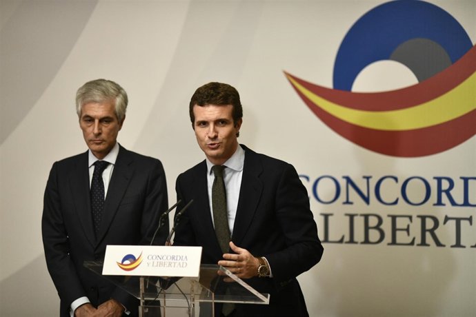 Pablo Casado y Adolfo Súarez Illana, reunión del patronato de la Fundación Conco