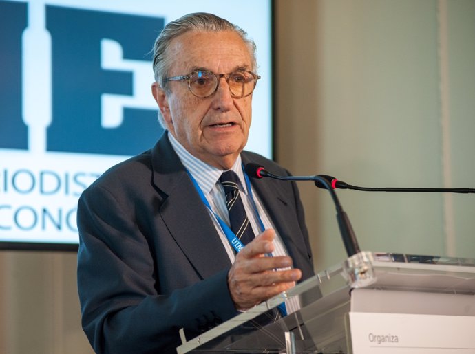 El presidente de la CNMC, José María Marín Quemada, en el curso de la APIE