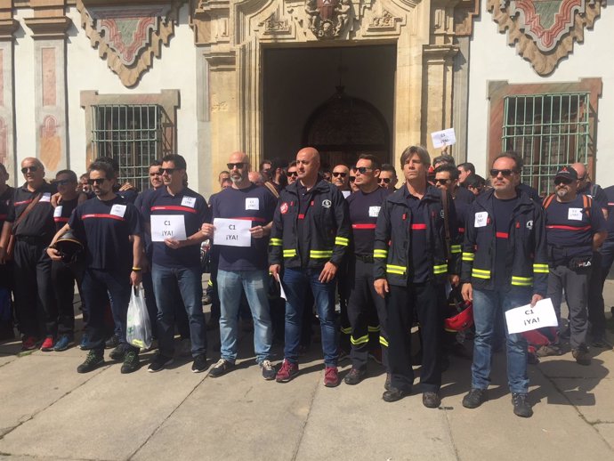 Una anterior concentración de bomberos de la Diputación reclamando el C1