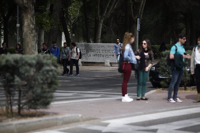 Universidad, alumnos, estudiantes, estudios, matrícula, universitarios, clases