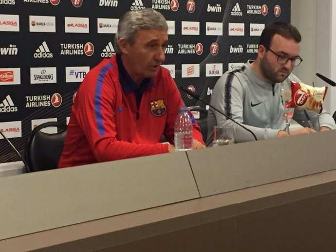 El entrenador del Barça Lassa, Svetislav Pesic, en rueda de prensa