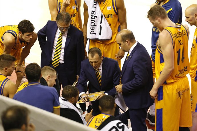 El entrenador del Herbalife Gran Canaria, Salva Maldonado