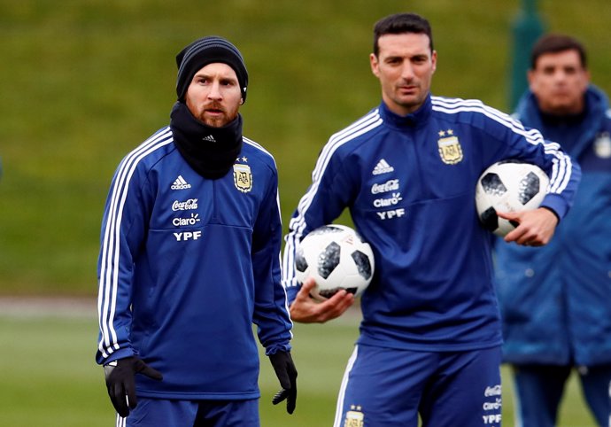 Lionel Scaloni y Messi