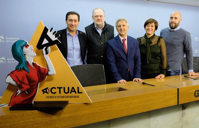 Presentación Cine Actual y espectáculo de inauguracón