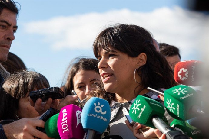 Teresa Rodríguez atiende a los periodistas en Málaga