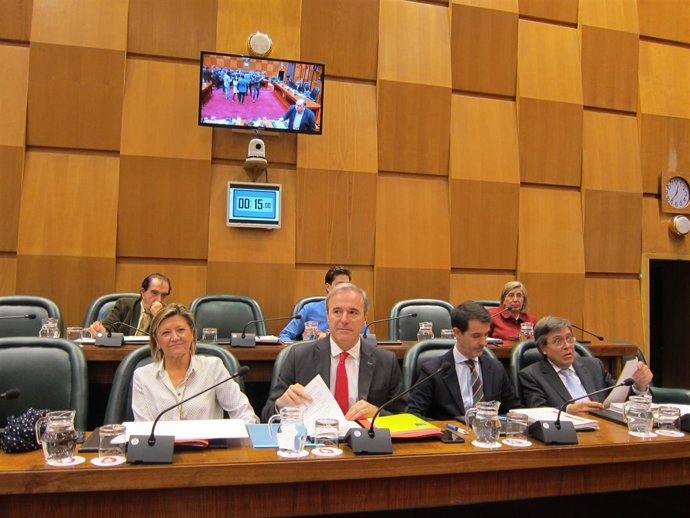 Jorge Azcón y otros ediles del PP