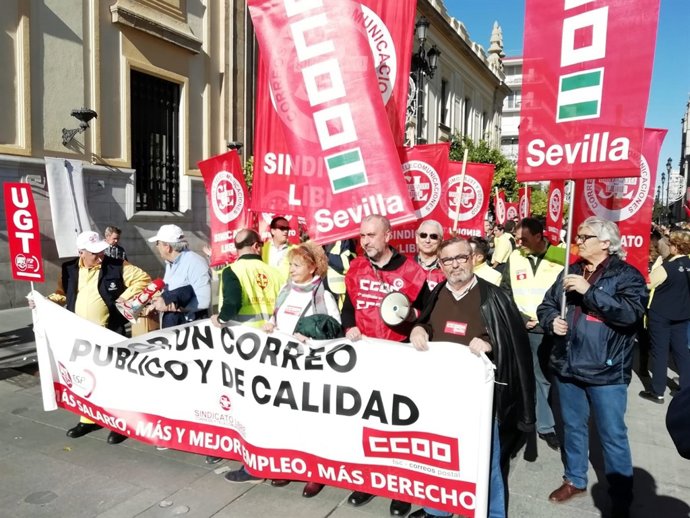 Manifestación de trabajadores de Correos