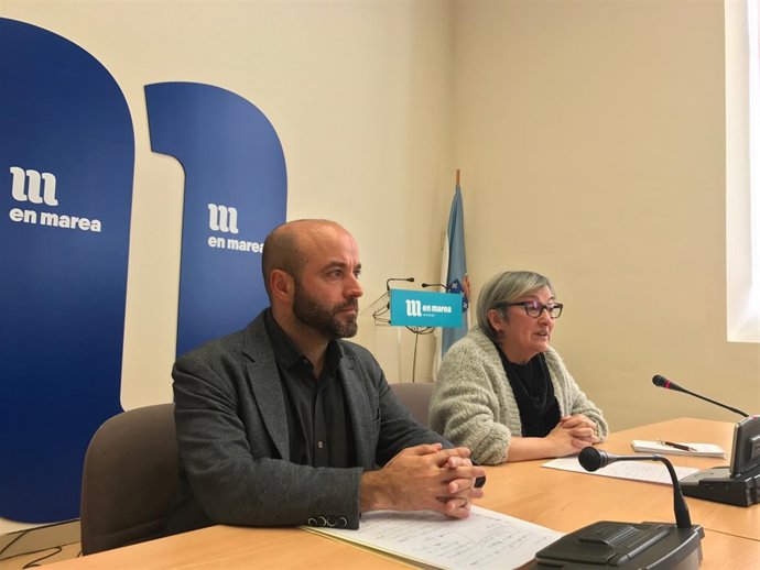 Luís Villares y Ánxeles Cuña, de En Marea, en rueda de prensa