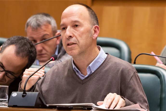 El portavoz de CHA, Carmelo Asensio