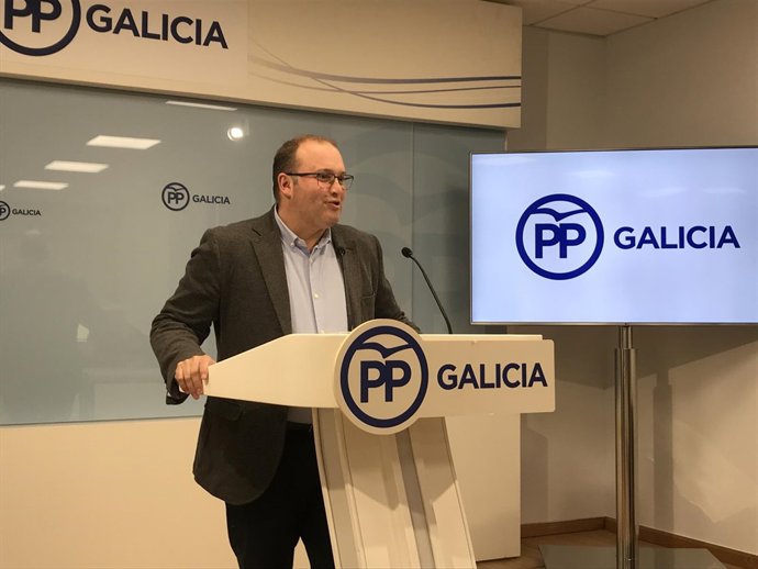 El secretario xeral del PPdeG, Miguel Tellado, en la rueda de prensa