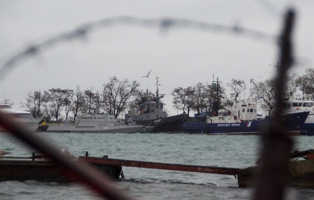 Barcos ucranianos interceptados por Rusia en el estrecho de Kerch