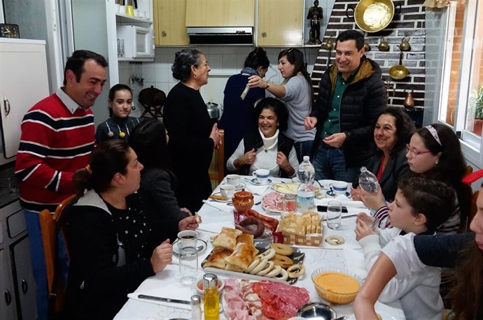  En Alhaurín el Grande (Málaga), el presidente del PP-A y candidato a la Preside