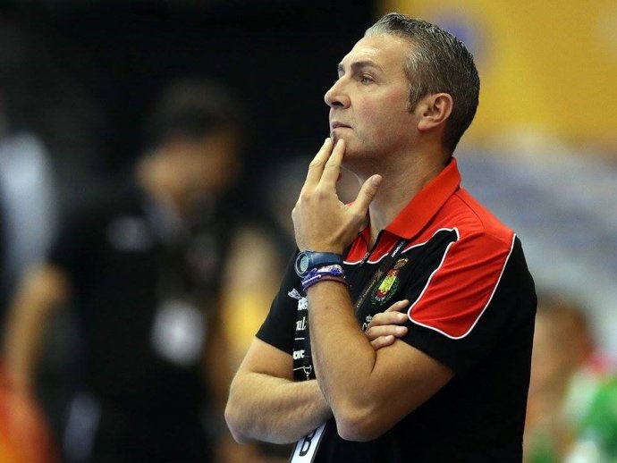 Carlos Viver durante un partido