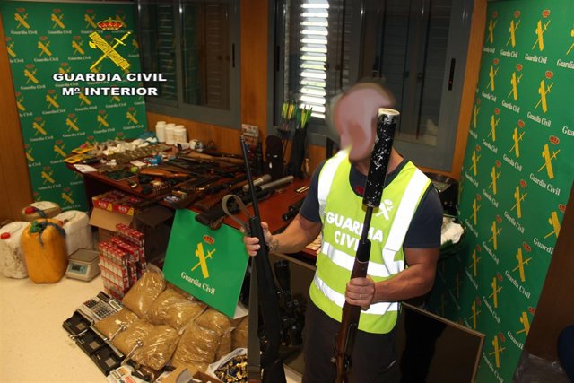 Material intervenido por la Guardia Civil