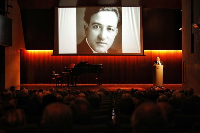 Conferencia en el acto de homenaje a Miguel Fleta.