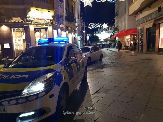 Coche de la Policía Local de Sevilla
