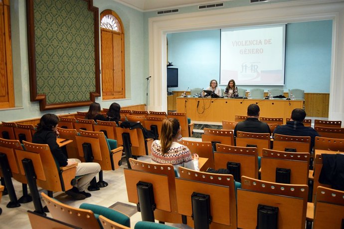 El curso se ha desarollado en el Centro Asociado de la UNED en la capital.
