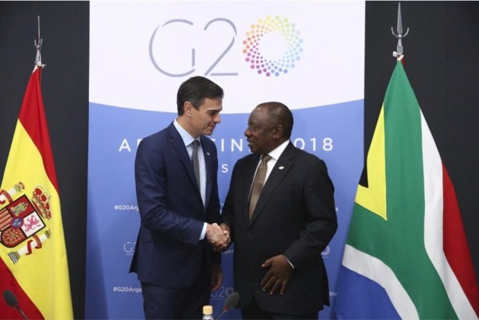 Pedro Sánchez i el primer ministre de Sud-àfrica, Cyril Ramaphosa, en el G20