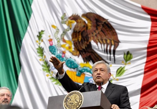 López Obrador toma posesión en México