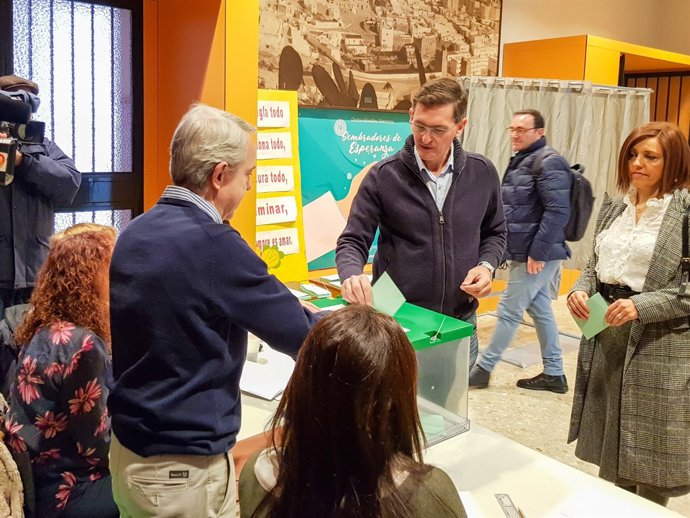 Sánchez Teruel, aquest diumenge exercint el seu dret a vot a Almeria