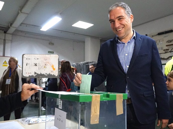 El presidente del PP de Málaga, Elías Bendodo, vota elecciones andaluzas 2018