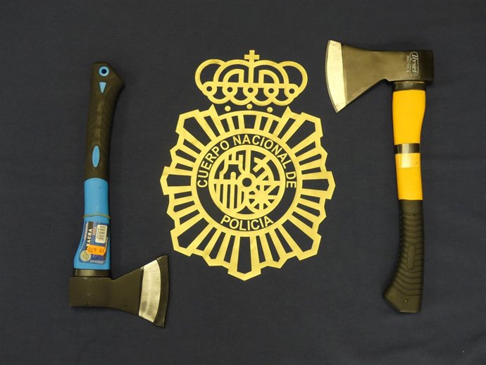 Hachas utilizadas para asaltar una vivienda en torremolinos