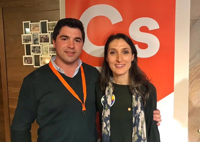Los parlamentarios andaluces electos por Cs-Jaén Enrique Moreno y Mónica Moreno.