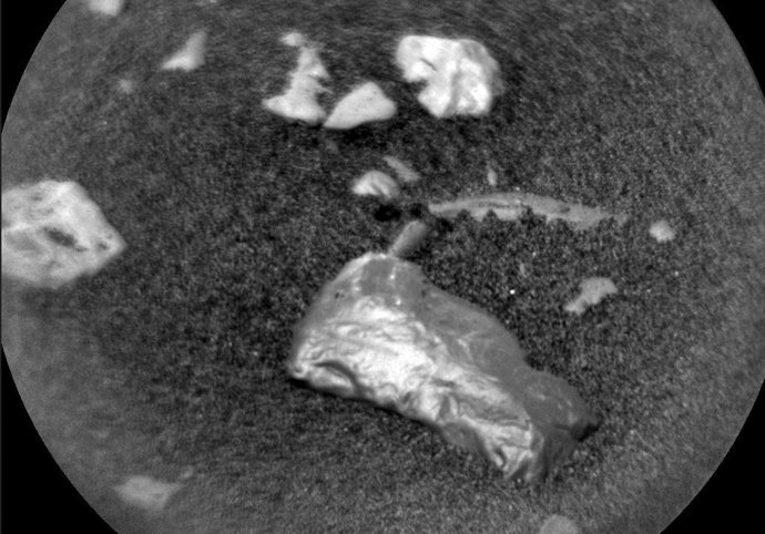 Objeto brillante descubierto por el rover Curiosity