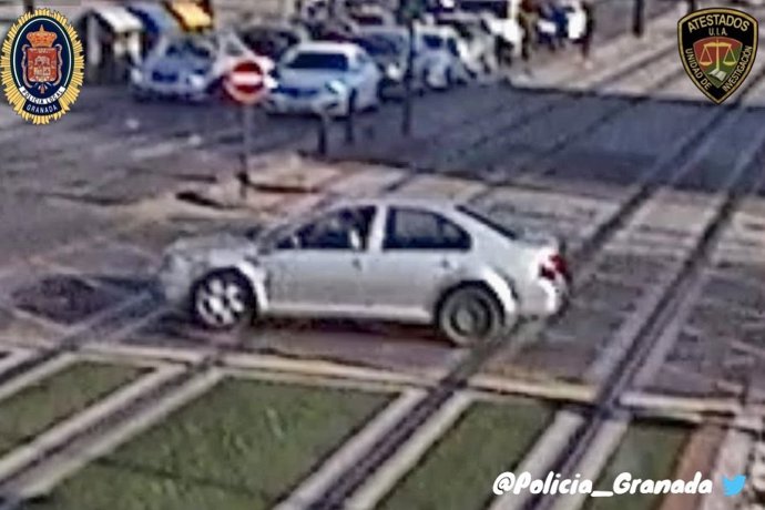 La Policía Local busca un coche que huyó tras un atropello