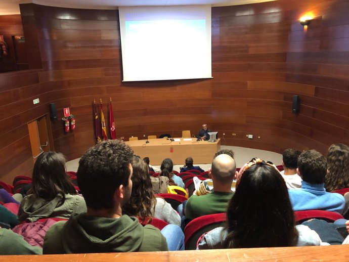 Alumnos de la Facultad de Turismo de la Universidad de Murcia conocen MiMurcia