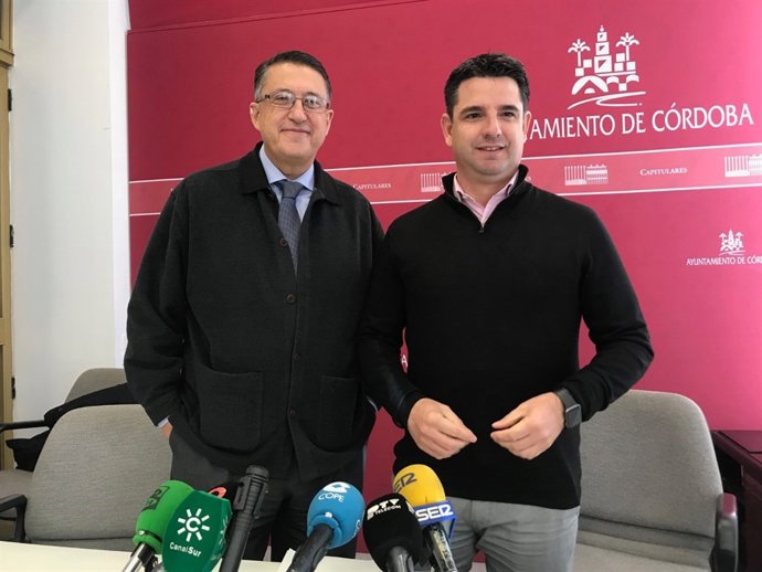 García (dcha.) y Blanco, en rueda de prensa