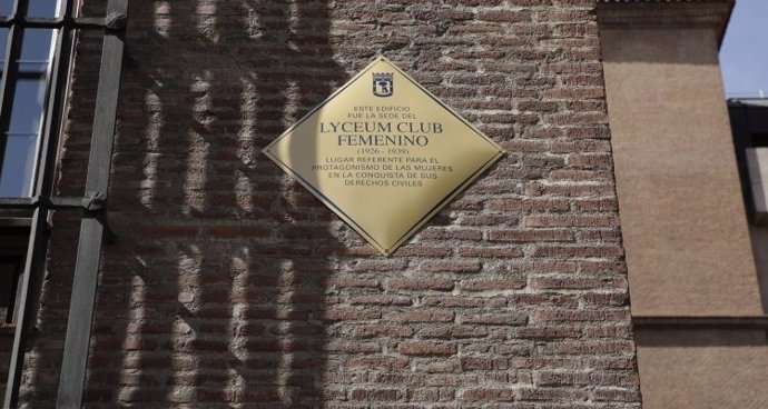 Placa por las mujeres del Lyceum Club Femenino