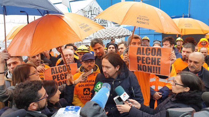 Pablo Iglesias visita a los trabajadores de Alcoa en A Coruña