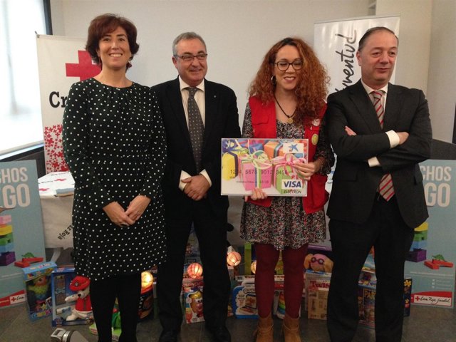 La campaña de juguetes 'Sus derechos en juego' de Cruz Roja en Toledo
