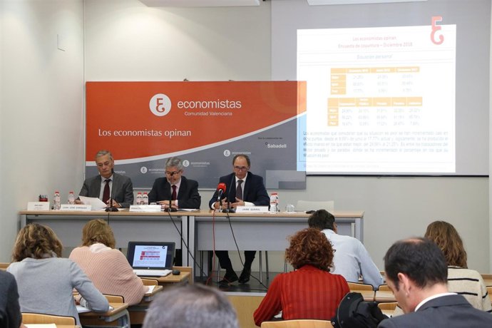 Presentación del informe del Colegio de Economistas