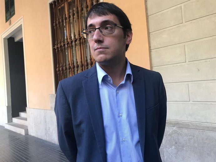 El conseller de Trabajo, Comercio e Industria, Iago Negueruela