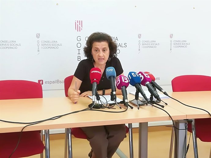 Fina Santiago, consellera de Servicios Sociales y Cooperación